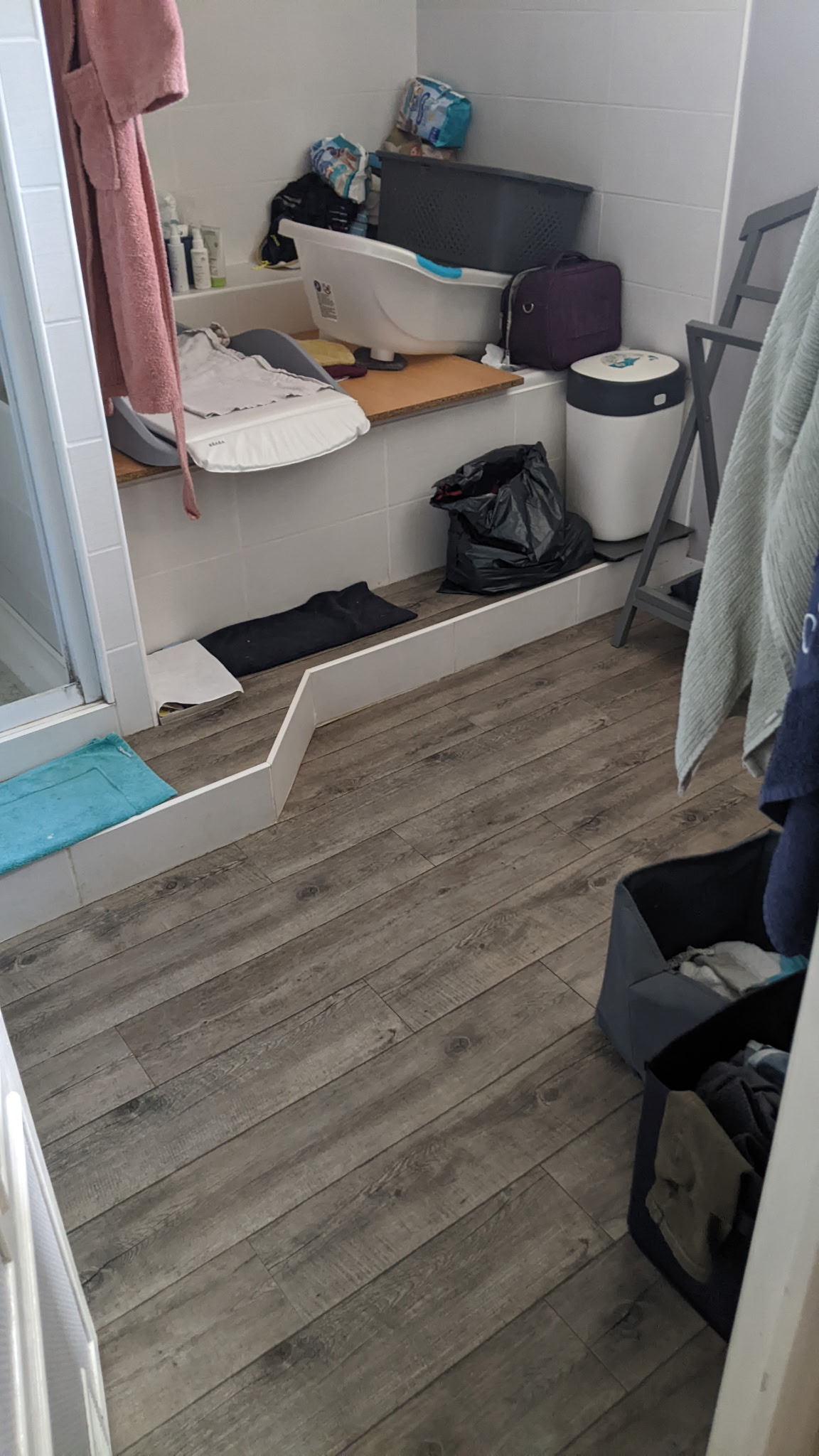 salle de bain avant renovation1.jpeg